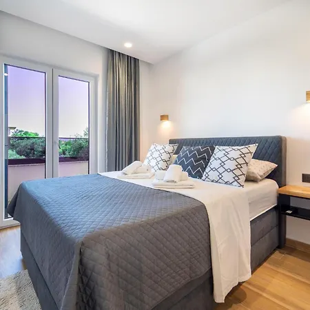 4 Bedroom Cozy In بيت للعطل