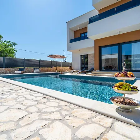 4 Bedroom Cozy In * Sukošan