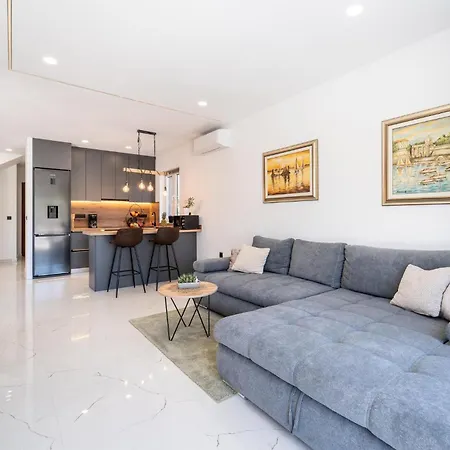 4 Bedroom Cozy In * Sukošan
