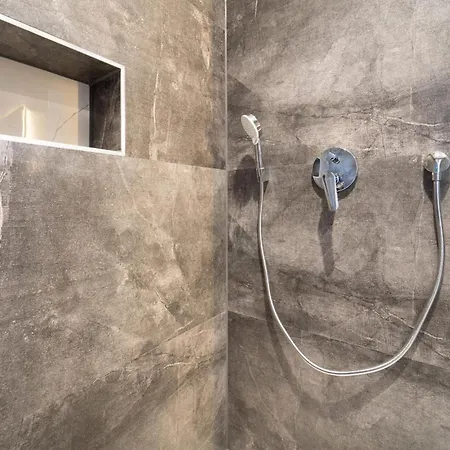 بيت للعطل 4 Bedroom Cozy In *