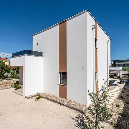 Holiday home Cozy In With Outdoor Swimming Pool *